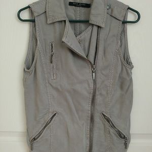 Utility Super Soft Zipper Vest Max Jeans
